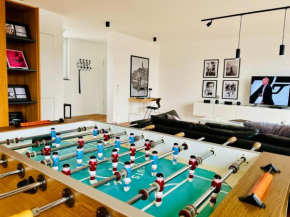 Stilvolles 007 Penthouse auf Wunsch mit Aston Martin nähe Düsseldorf Köln